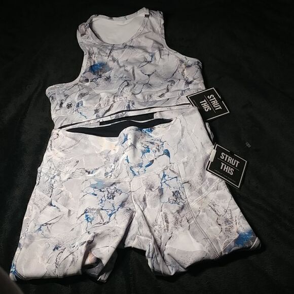 Strut This Bundle - Picture 1 of 8